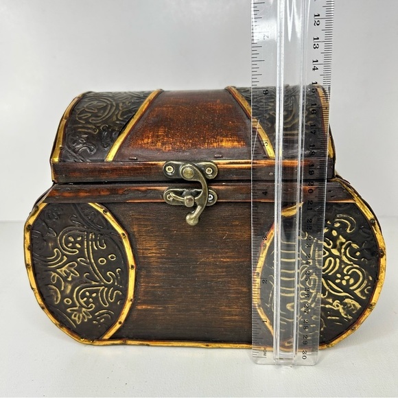 Vintage Wooden Metal Wicker  Trinket Box with Lid and Latch - Picture 10 of 12